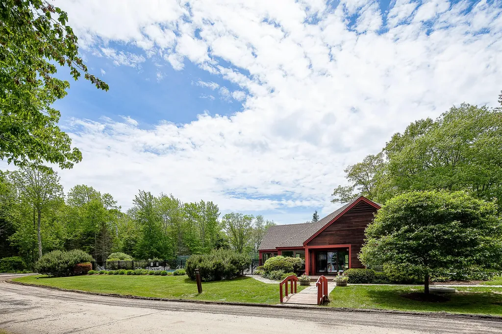 26 Harbor Drive Lincolnville ME 04849