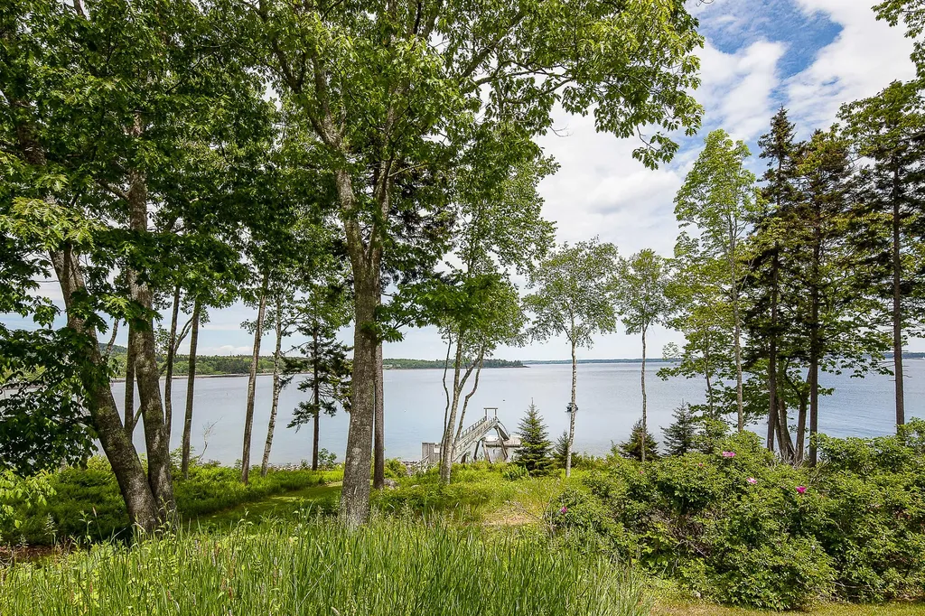 26 Harbor Drive Lincolnville ME 04849
