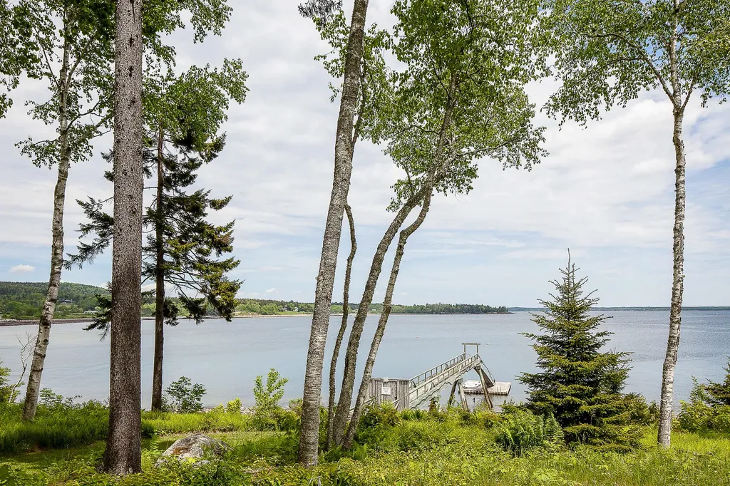 26 Harbor Drive Lincolnville ME 04849