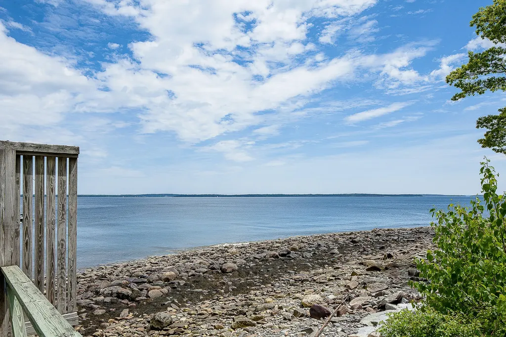 26 Harbor Drive Lincolnville ME 04849