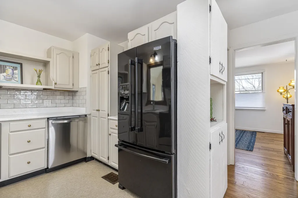 16 Meadow Way Cape Elizabeth ME 04107
