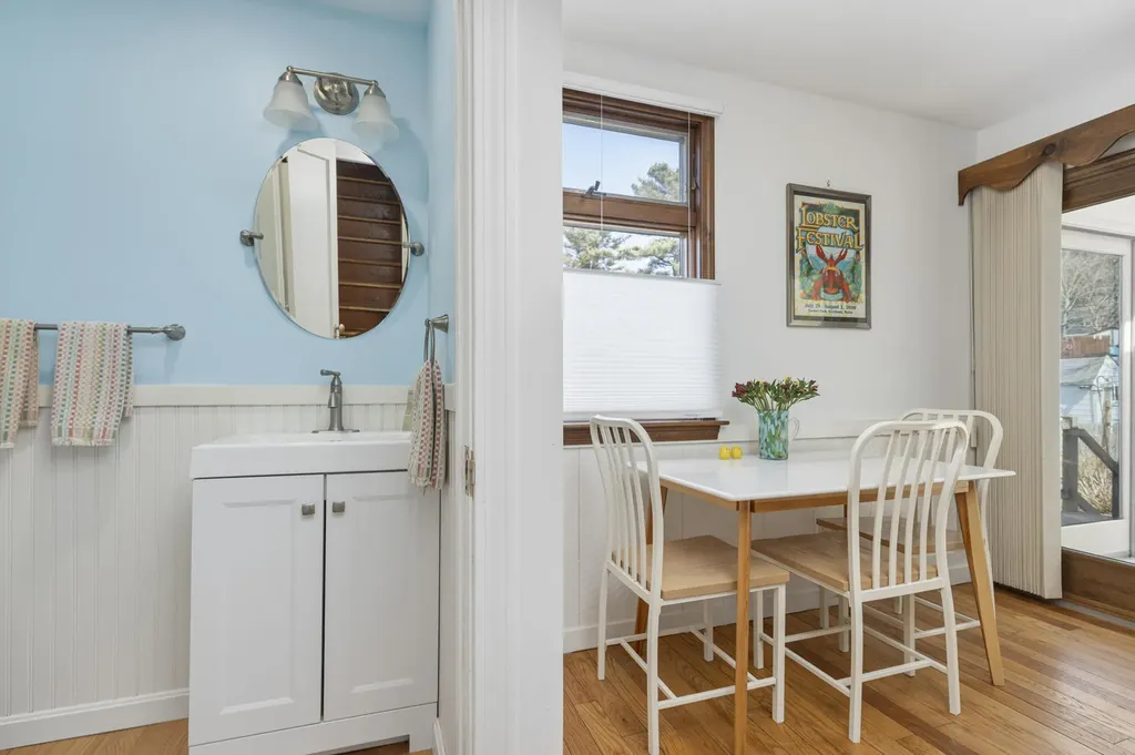 16 Meadow Way Cape Elizabeth ME 04107