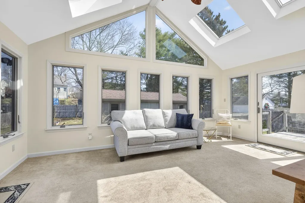 16 Meadow Way Cape Elizabeth ME 04107