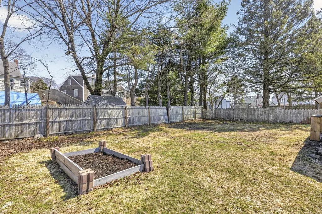 16 Meadow Way Cape Elizabeth ME 04107