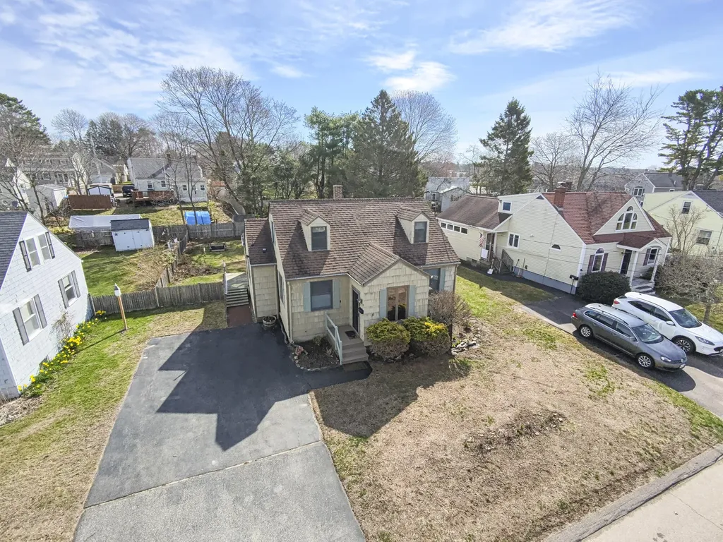 16 Meadow Way Cape Elizabeth ME 04107