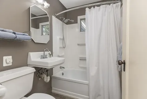 16 Meadow Way Cape Elizabeth ME 04107