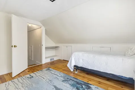 16 Meadow Way Cape Elizabeth ME 04107