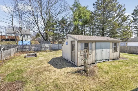 16 Meadow Way Cape Elizabeth ME 04107