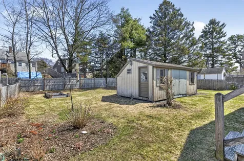 16 Meadow Way Cape Elizabeth ME 04107