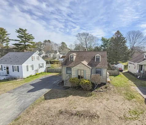 16 Meadow Way Cape Elizabeth ME 04107