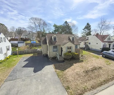 16 Meadow Way Cape Elizabeth ME 04107