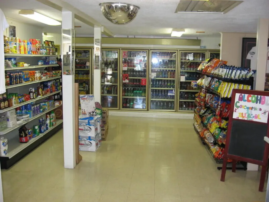 10 Shore Road York ME 03909
