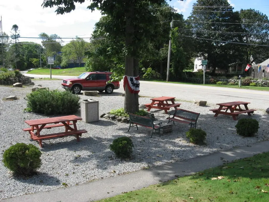 10 Shore Road York ME 03909