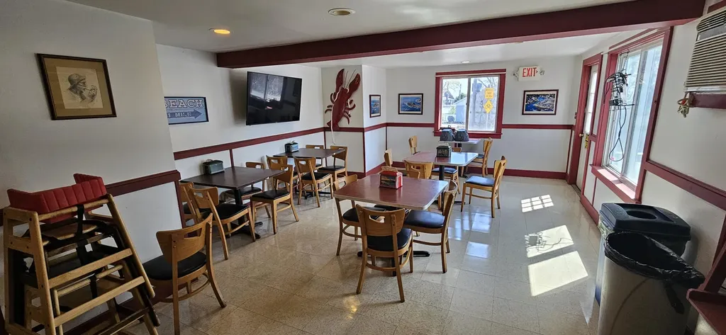 10 Shore Road York ME 03909
