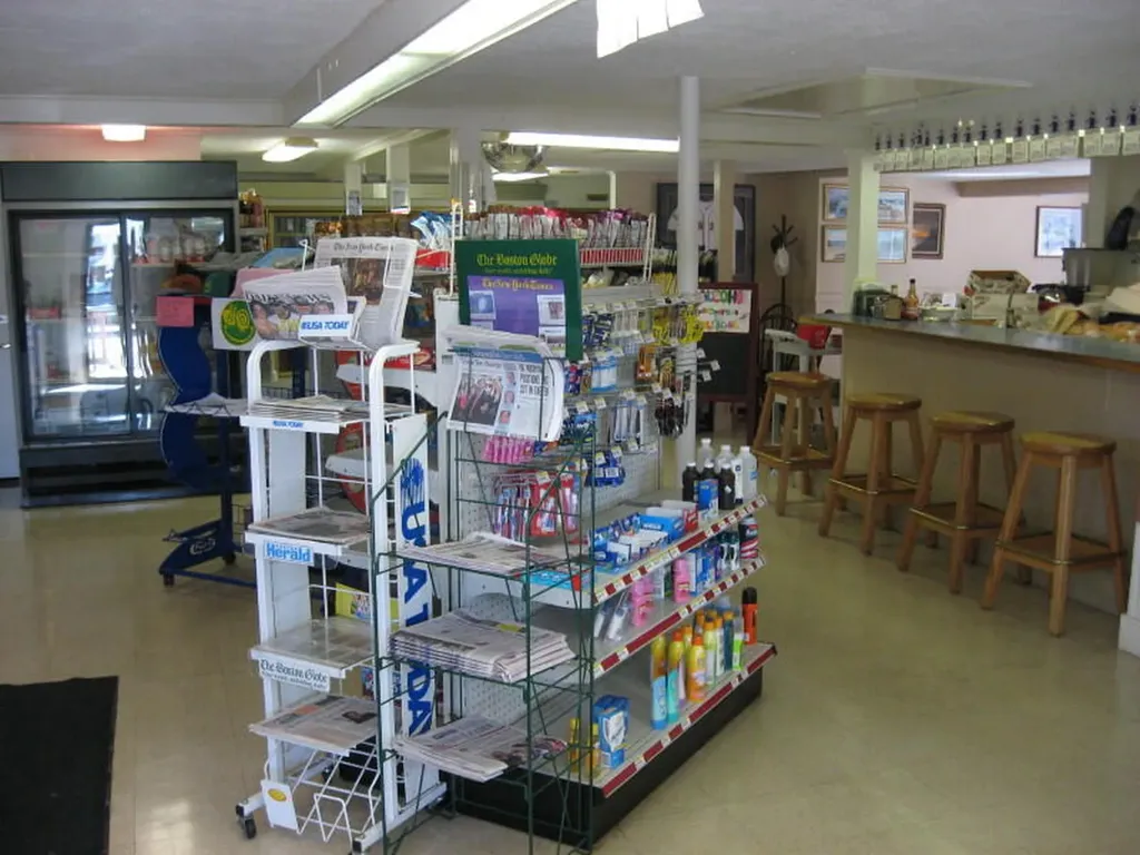 10 Shore Road York ME 03909