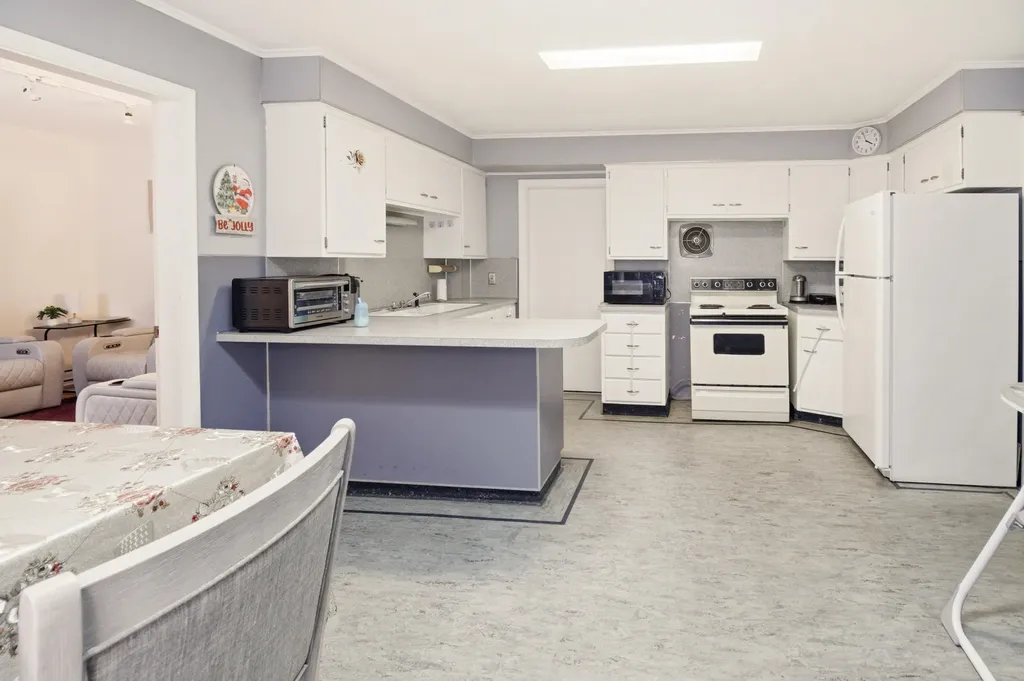 104 S Main Street Auburn ME 04210