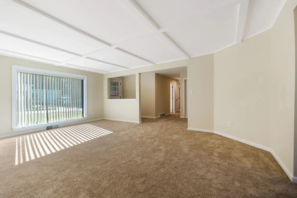 15 Moore Avenue Auburn ME 04210