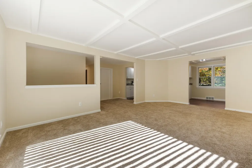 15 Moore Avenue Auburn ME 04210