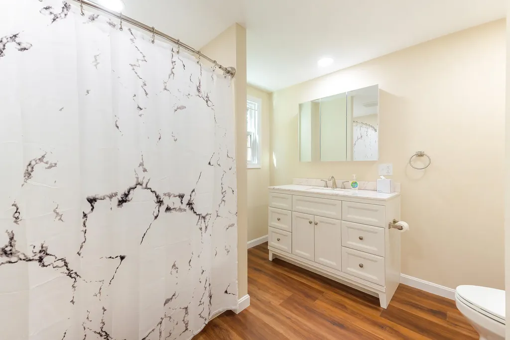 15 Moore Avenue Auburn ME 04210
