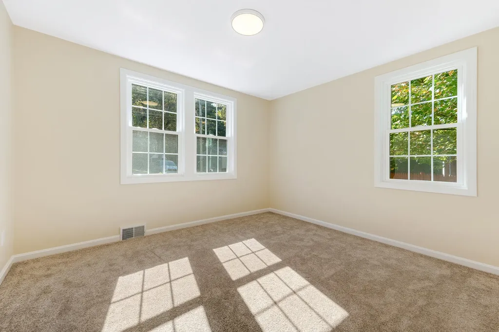 15 Moore Avenue Auburn ME 04210