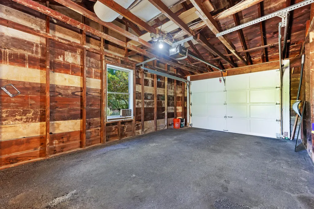 15 Moore Avenue Auburn ME 04210