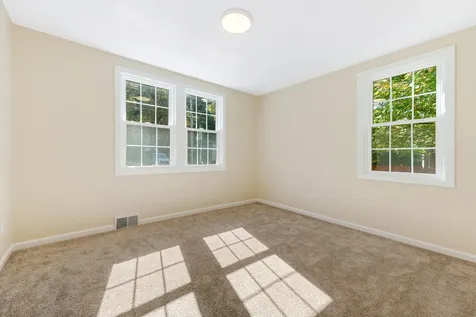 15 Moore Avenue Auburn ME 04210
