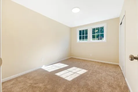 15 Moore Avenue Auburn ME 04210