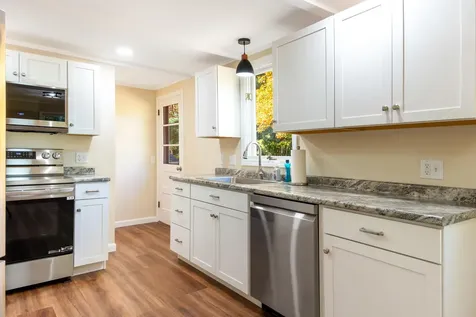 15 Moore Avenue Auburn ME 04210