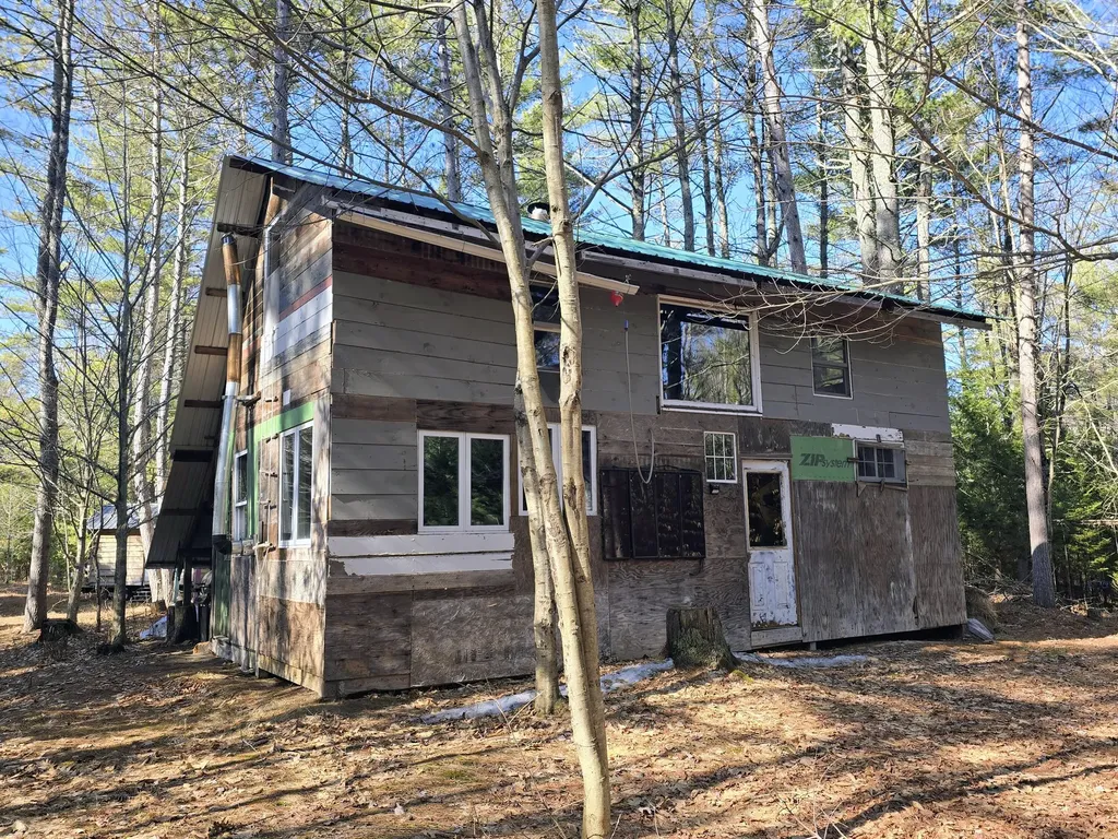 199 Morrill Street Buckfield ME 04220
