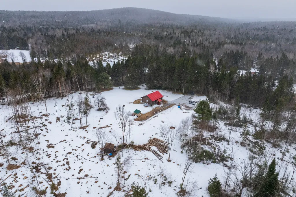 1337 E Plantation Road E E Twp ME 04758