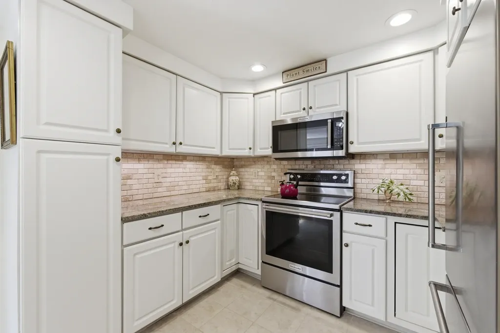7 Cambridge Court Kennebunk ME 04043
