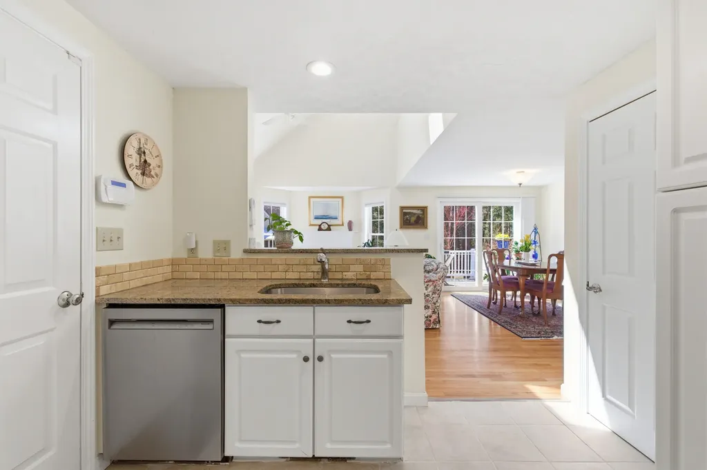 7 Cambridge Court Kennebunk ME 04043
