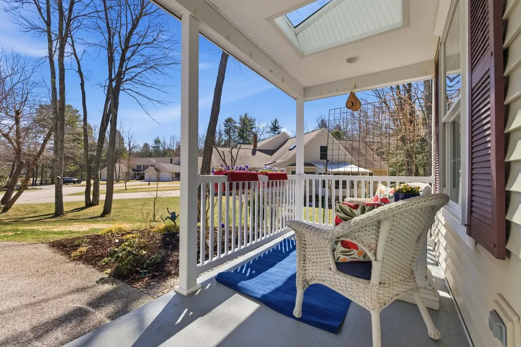 7 Cambridge Court Kennebunk ME 04043
