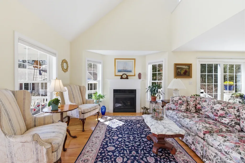 7 Cambridge Court Kennebunk ME 04043