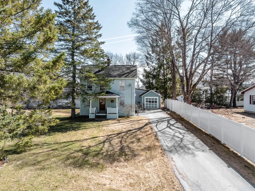 15 Lane Street Bangor ME 04401