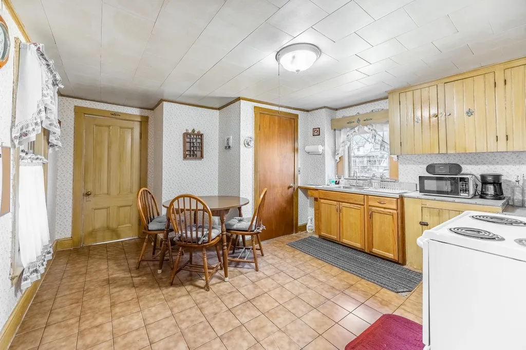 15 Lane Street Bangor ME 04401