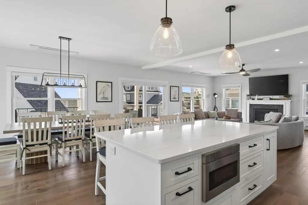 2 Schooner Way Old Orchard Beach ME 04064