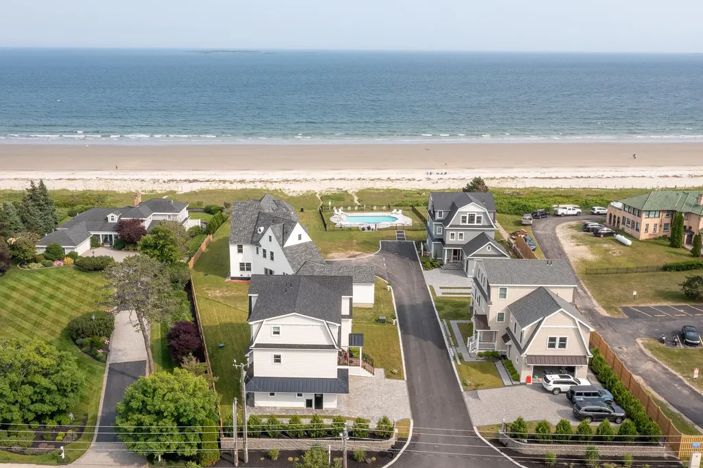 2 Schooner Way Old Orchard Beach ME 04064
