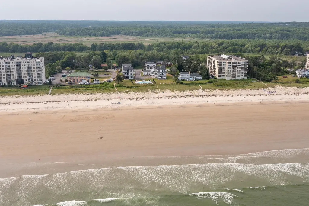 2 Schooner Way Old Orchard Beach ME 04064