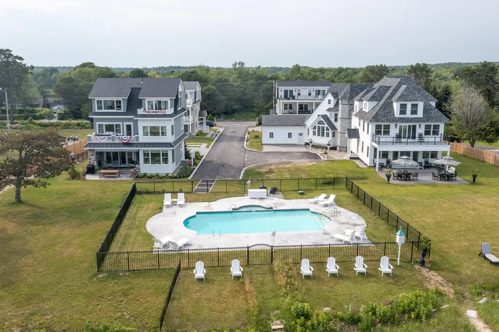 2 Schooner Way Old Orchard Beach ME 04064