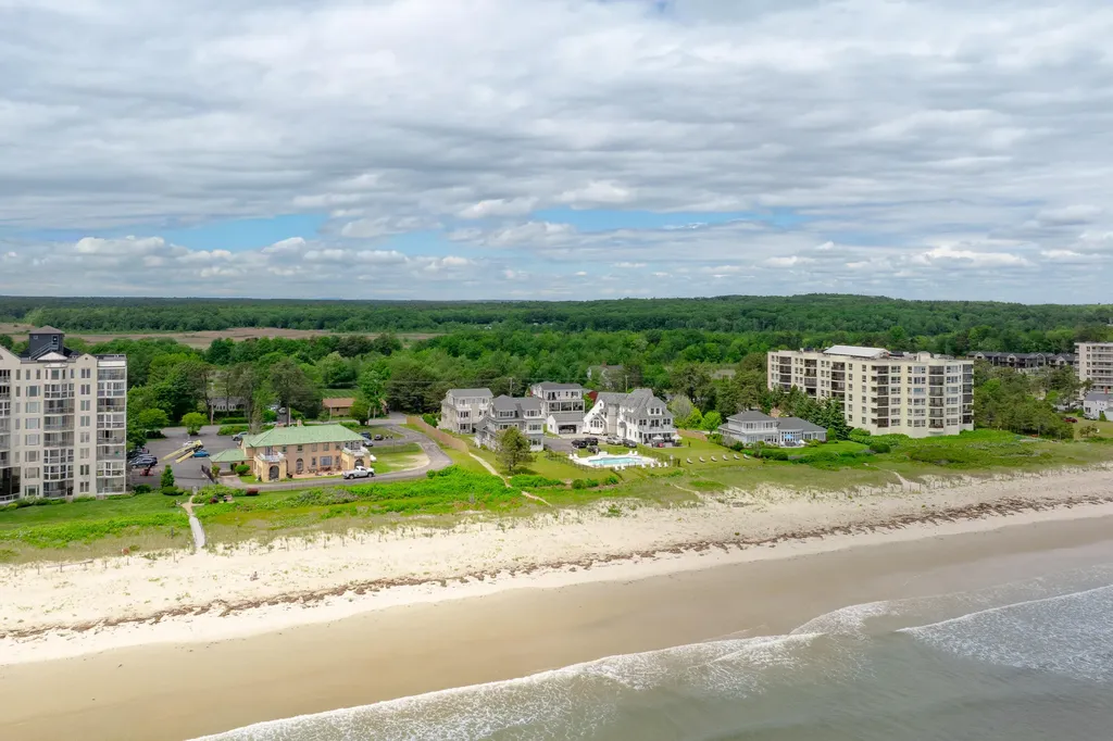 2 Schooner Way Old Orchard Beach ME 04064