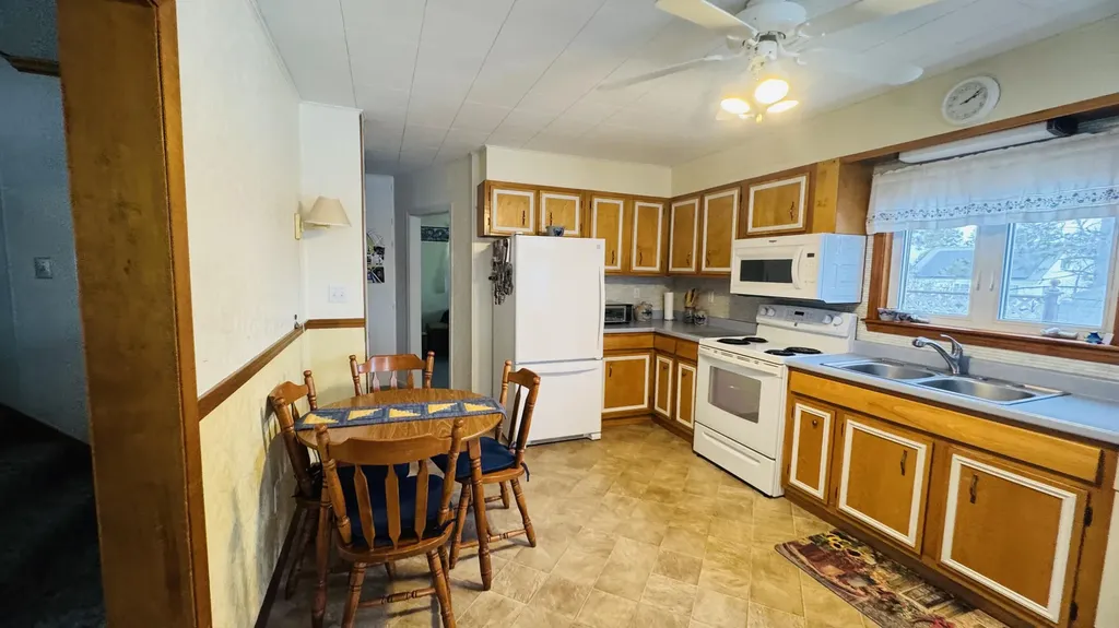 35 Leighton Avenue Limestone ME 04750