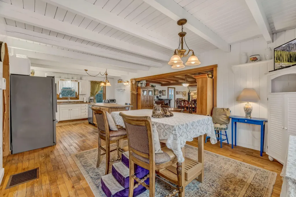 54 Folsom Ridge Road Burlington ME 04417