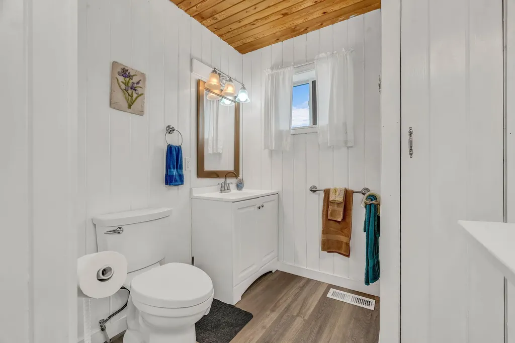 54 Folsom Ridge Road Burlington ME 04417