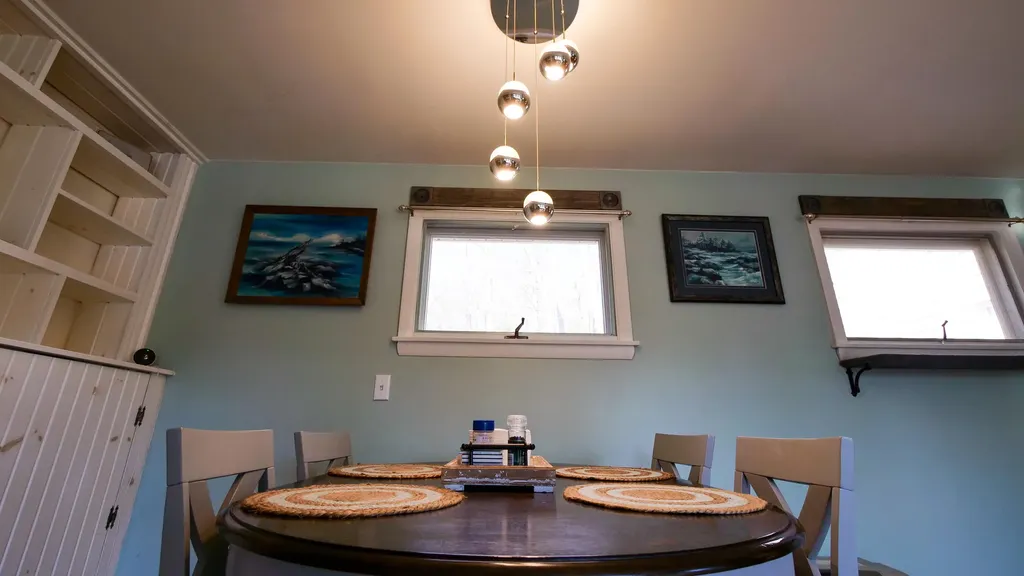 16 Gardner Road Orono ME 04473