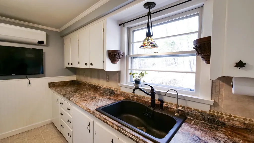 16 Gardner Road Orono ME 04473