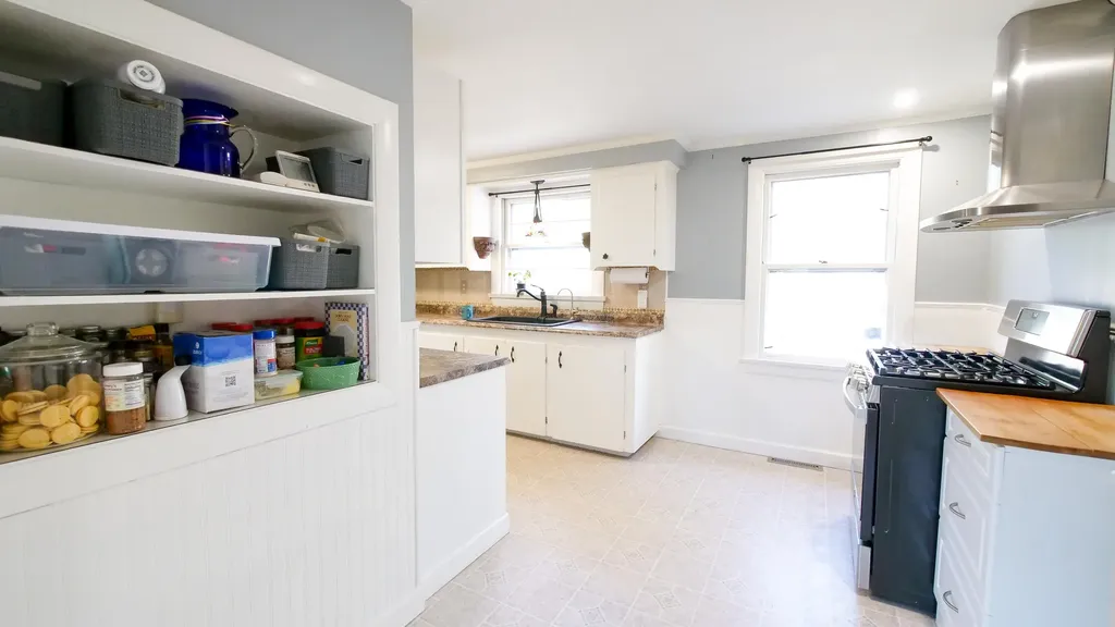 16 Gardner Road Orono ME 04473