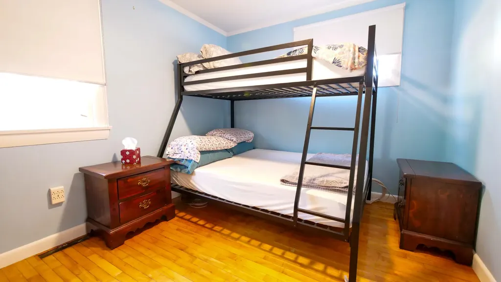 16 Gardner Road Orono ME 04473