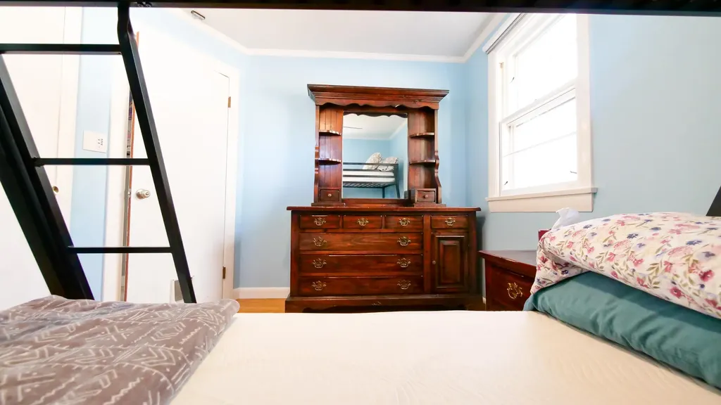 16 Gardner Road Orono ME 04473