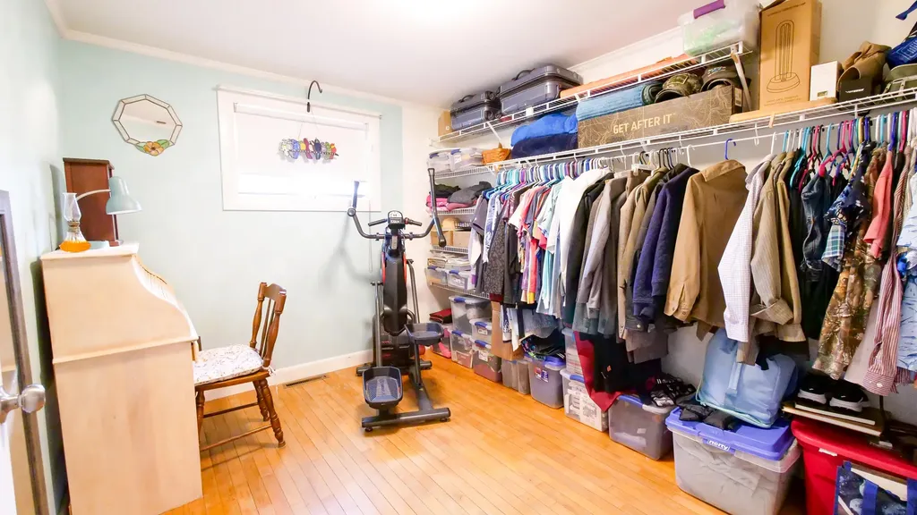 16 Gardner Road Orono ME 04473